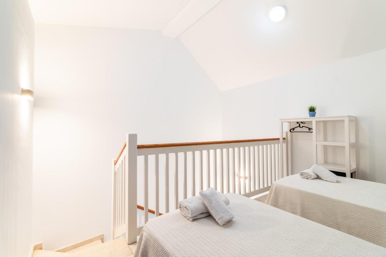 Flatguest San Fernando + 4Bdr + Terrace + Parking Villa ซานบาร์โตโลเม ภายนอก รูปภาพ